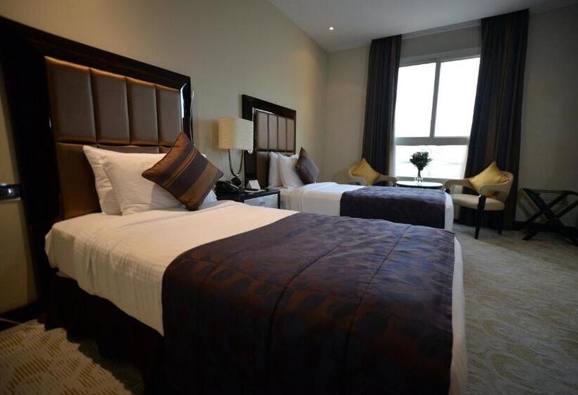 اتاق لوکس, Strato Hotel By Warwick