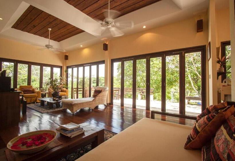 Вилла 3 Спальни с Бассейном, Villa Khao Phaengma