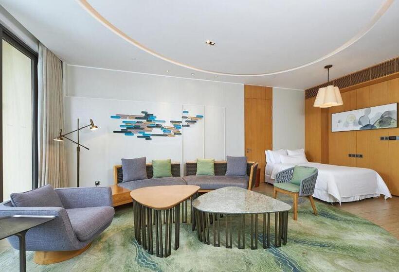 Люкс Повышенной Комфортности, The Westin Shimei Bay Resort