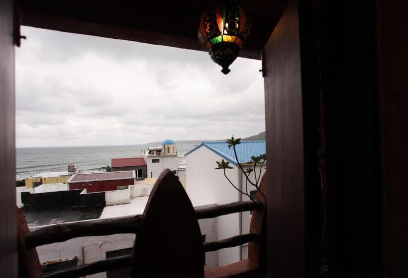 اتاق استاندارد با بالکن و چشم‌انداز دریا, Kenting Afei Surf Hostel Jialeshuel Nanu