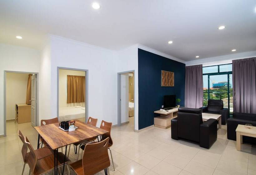 Апартаменты Superior 3 Спальни, Golden View Serviced Apartment