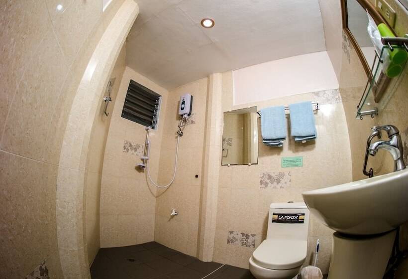 家庭间, Oslob Seafari Resort