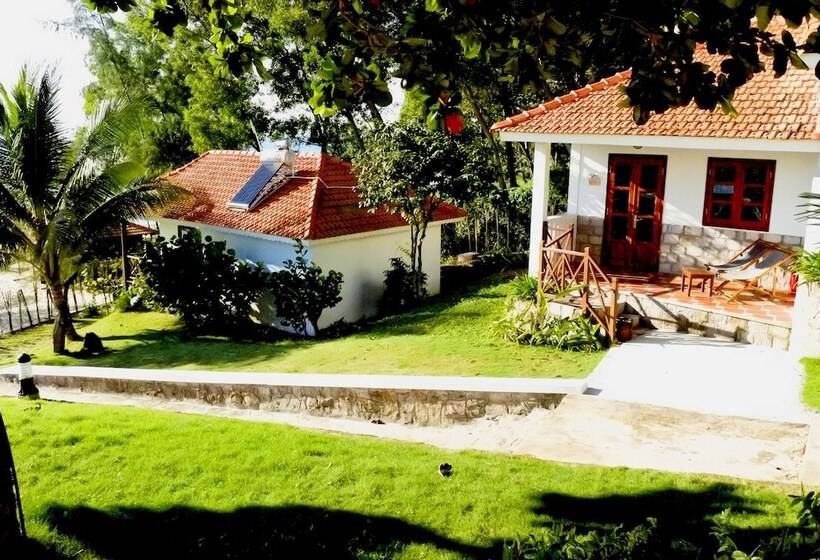 اتاق لوکس با چشم‌انداز دریا, Phu Quoc Eco Beach Resort
