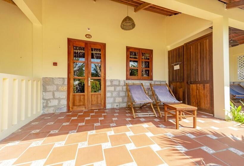 اتاق لوکس با چشم‌انداز دریا, Phu Quoc Eco Beach Resort