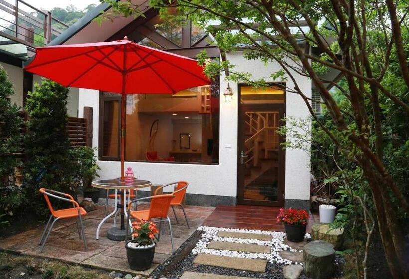اتاق استاندارد چهارنفره با چشم‌انداز باغ, Zhen Shan Zhuang B&b