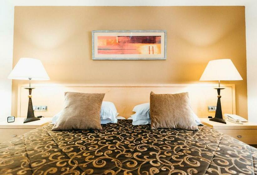 Апартаменты 2 Спальни, Hollywood Mirage   Excel Hotels & Resorts