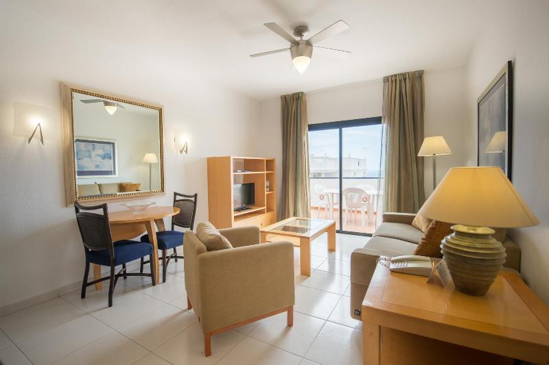 Studio Standard, Hollywood Mirage   Excel Hotels & Resorts