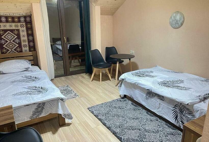 اتاق استاندارد با چشم‌انداز باغ, Bismillah Hotel And Restaurent
