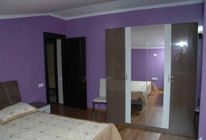 Quarto Estandar, Exotica