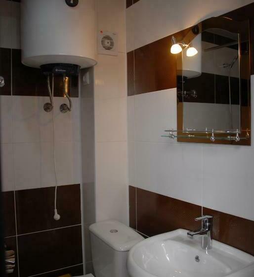 Quarto Triplo Estandar, Exotica