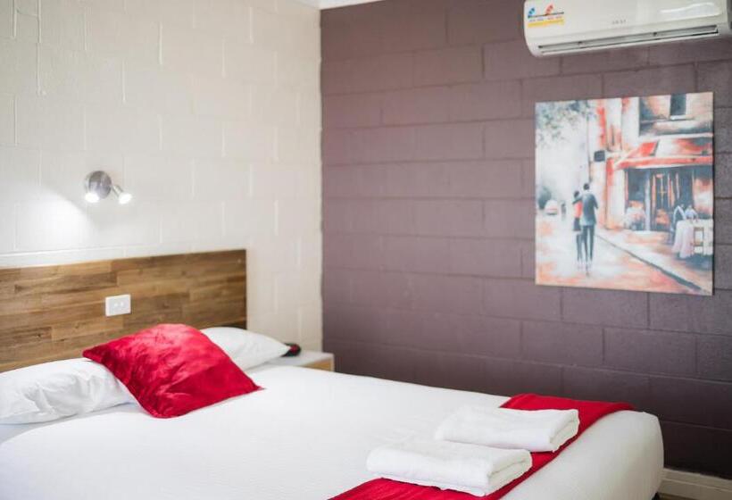 패밀리 룸, Plainsman Motel