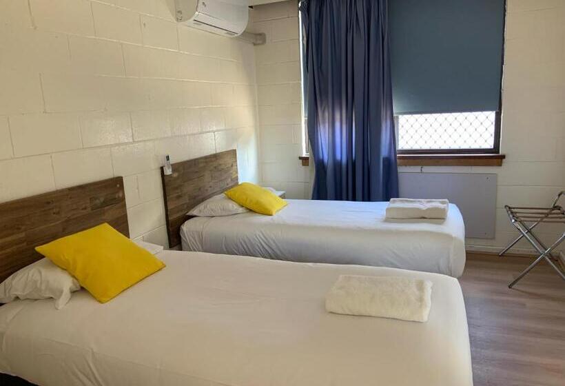 침실 2개 아파트, Plainsman Motel