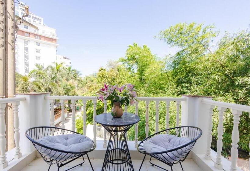 اتاق لوکس سه تخته, T&t Resort And Spa