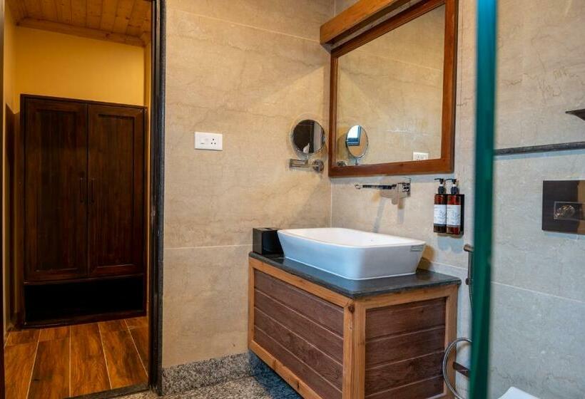 اتاق استاندارد با تخت بزرگ, Regenta Inn Gangtok By Royal Orchid Hotels Ltd