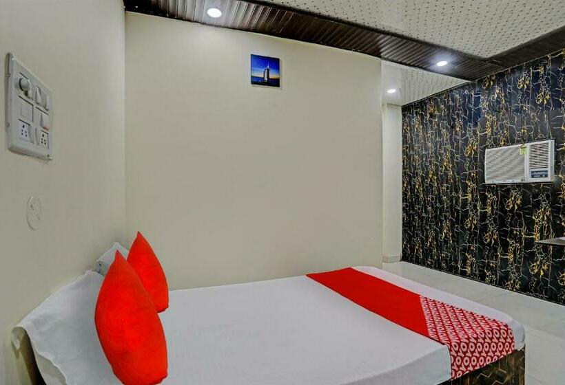 Трехместный Номер Классика, Oyo Flagship K1 Hotel And Restaurant