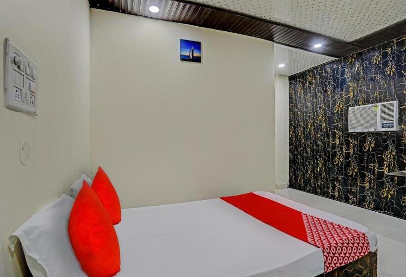 Трехместный Номер Классика, Oyo Flagship K1 Hotel And Restaurant