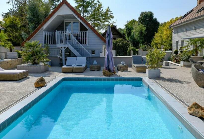 Апартаменты 1 Спальня Вид на Бассейн, Appartement Avec Piscine De La Croix