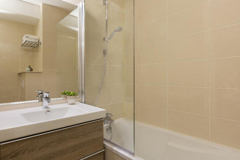 اتاق استاندارد چهار تخته, Fukun No. 3 Motel