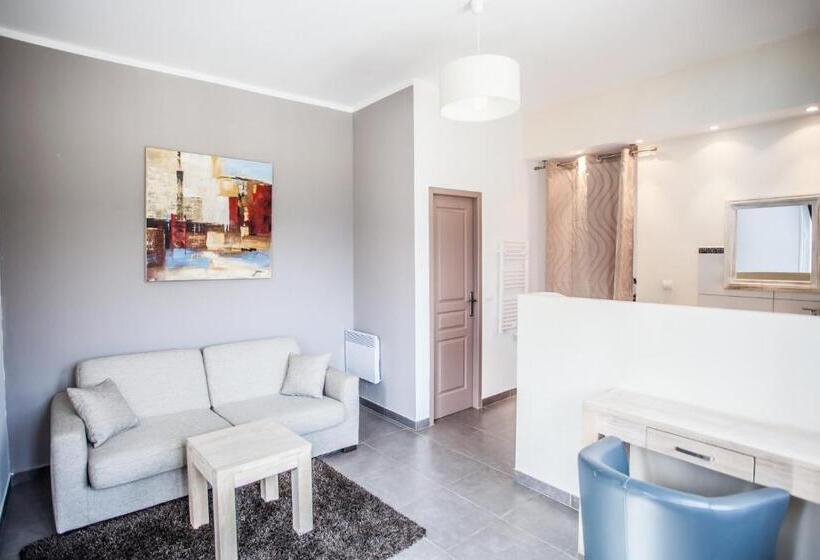 Люкс Повышенной Комфортности, Hôtel Villa Les Orangers