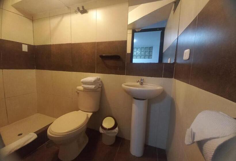 اتاق لوکس, Paqariq Inn