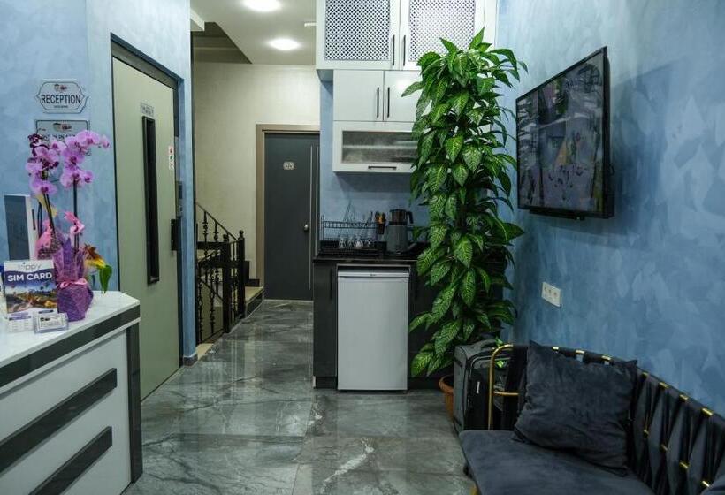 اتاق استاندارد با بالکن, Yellow Mansion