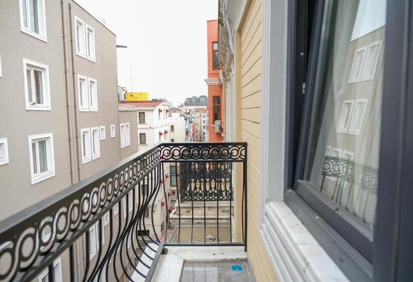 اتاق استاندارد با بالکن, Yellow Mansion