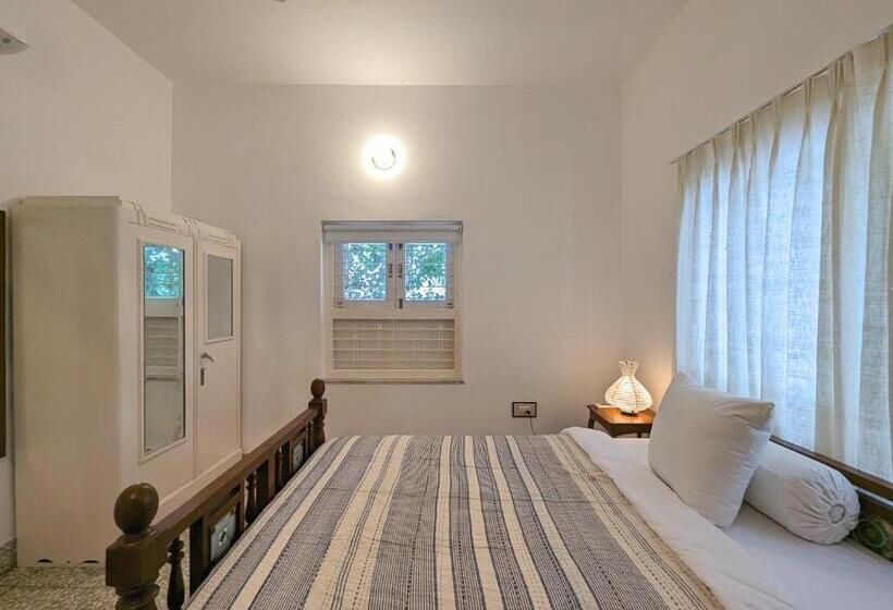 اتاق استاندارد یک نفره, Fouzdar House By Luxunlock Private Villas