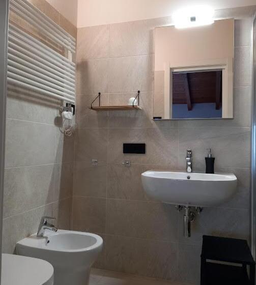 اتاق استاندارد سه نفره, La Collinetta B&b