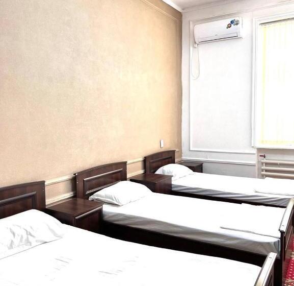 חדר קלאסי לארבעה, Hello Hostel
