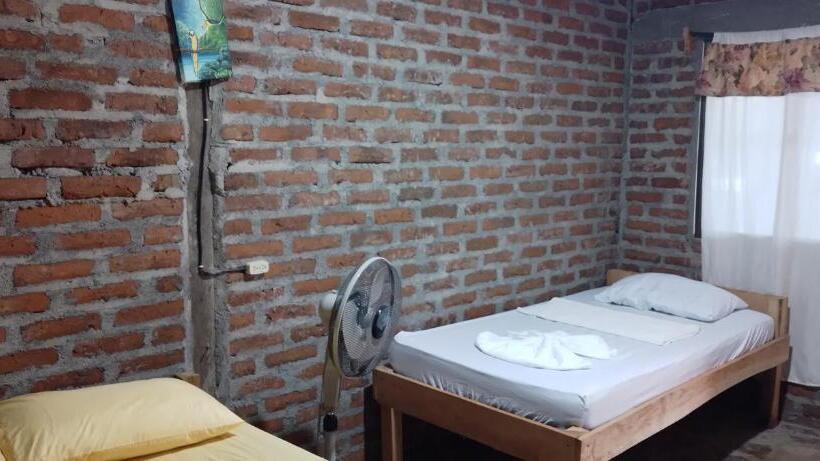 اتاق استاندارد سه نفره, Playa Peru Guest House