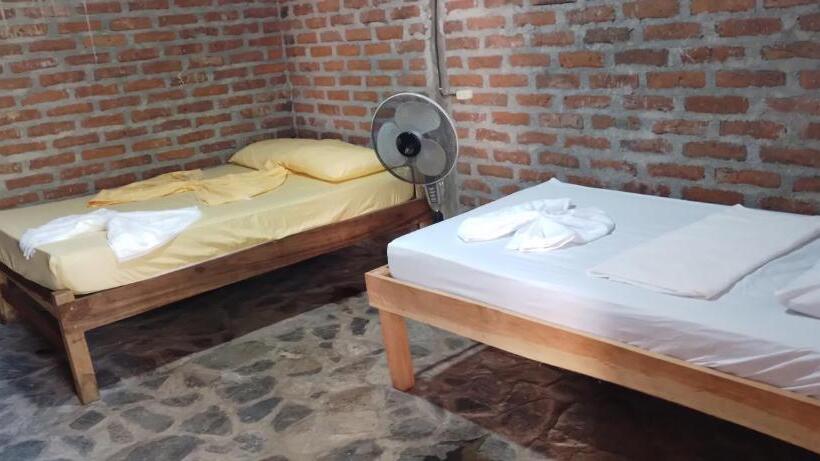 اتاق استاندارد سه نفره, Playa Peru Guest House