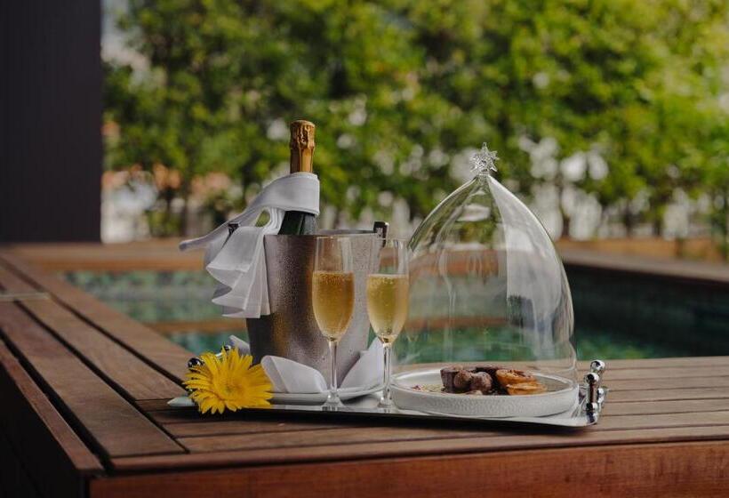 전용 풀장 스위트, The Reserve, The Leading Hotels of The World Savoy Signature