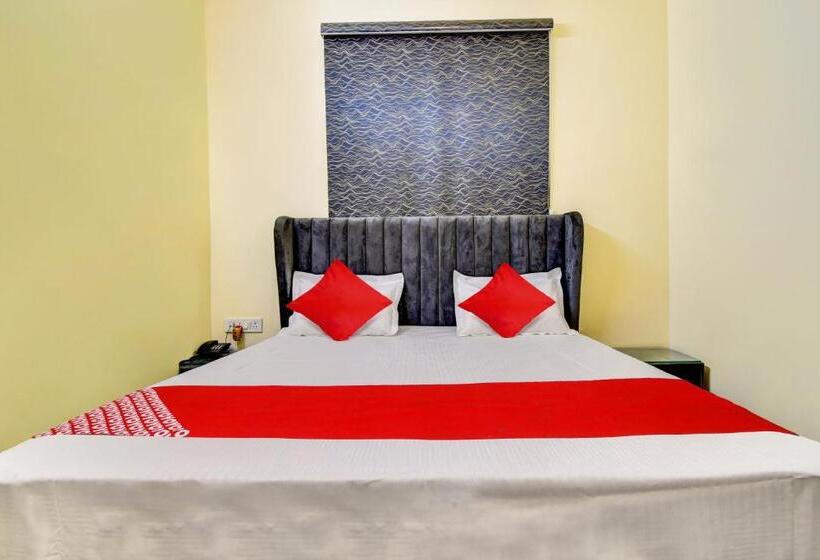 Трехместный Номер Классика, Oyo Flagship Hotel White Hut