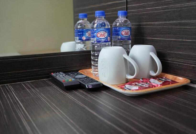 اتاق استاندارد, Amrise Hotel, Check In At 10pm, Check Out At 9am