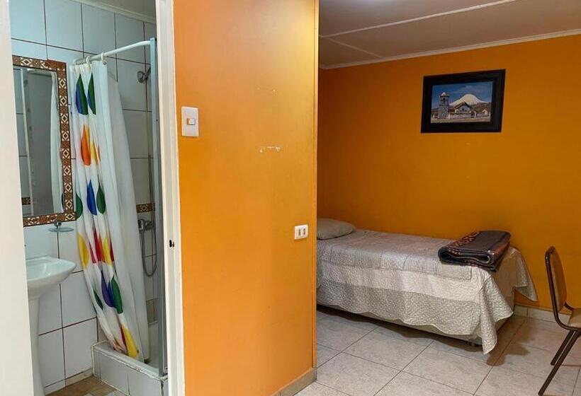 اتاق استاندارد, Hostal Uribe