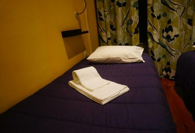 스탠다드 트리픔 룸 공동욕실, Coolhostel