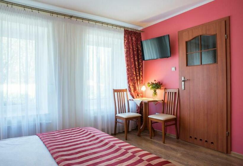 豪华房间, I Restauracja Brochów