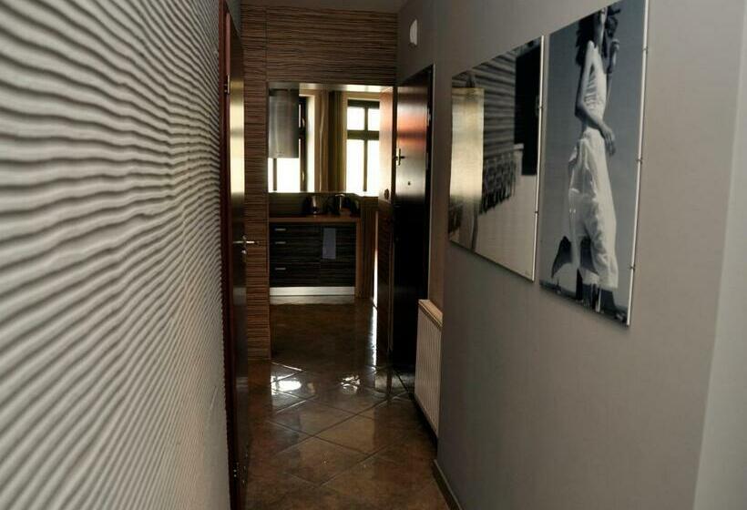 آپارتمان لوکس 2 خوابه, Sleepwalker Boutique Suites