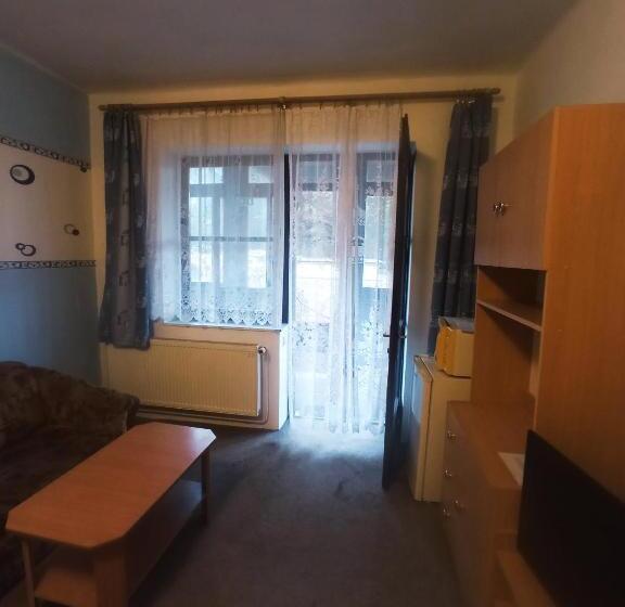 Habitación Triple Estándar con Vistas, Hostinec U Kačaby