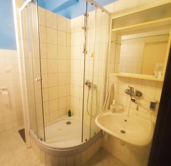 Habitación Estándar, Hostinec U Kačaby