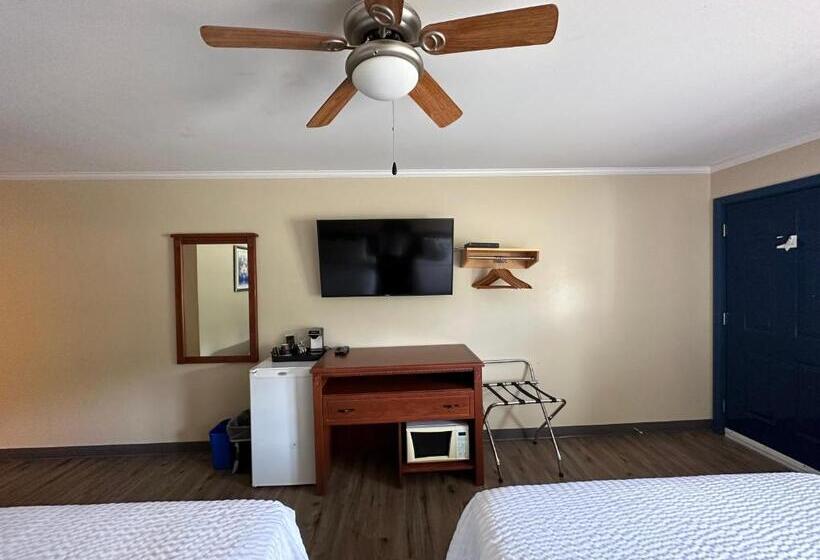 Номер Стандарт, Travellers Inn Fredericton Nb
