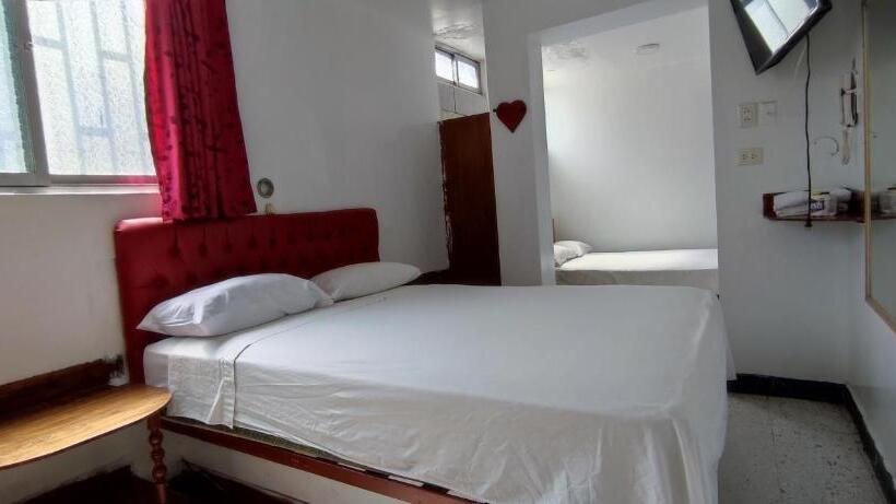 اتاق استاندارد, Hostal Reyna