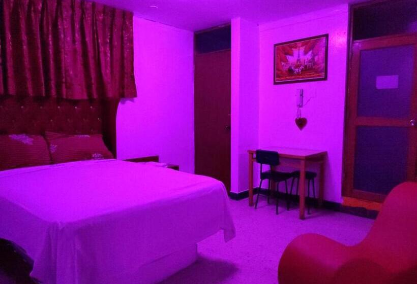 اتاق استاندارد, Hostal Reyna