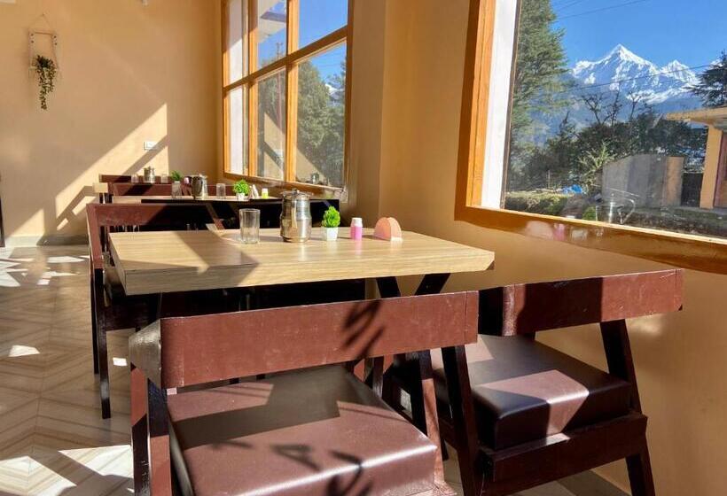 Номер Deluxe с Балконом, Mansarovar Inn