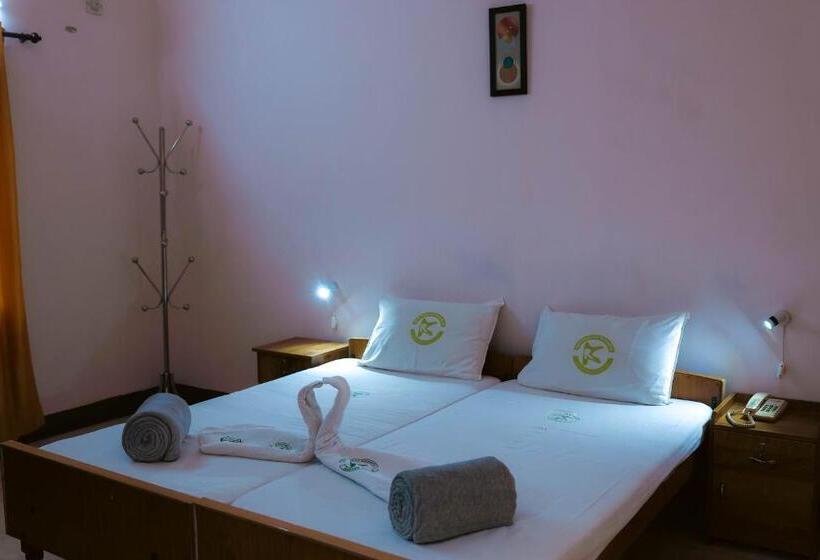 Президентский Люкс, Kuttralam Resorts