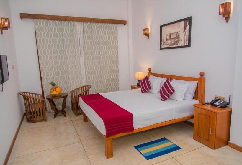 Номер Deluxe Вид на Море с Балконом, Mahi Beach Hotel & Restaurant