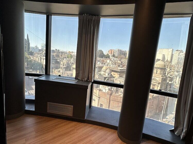 اتاق استاندارد چهارنفره با سرویس بهداشتی مشترک, Mons Hostel