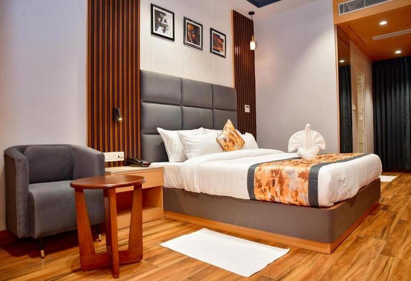 Номер Deluxe, Grand Savera
