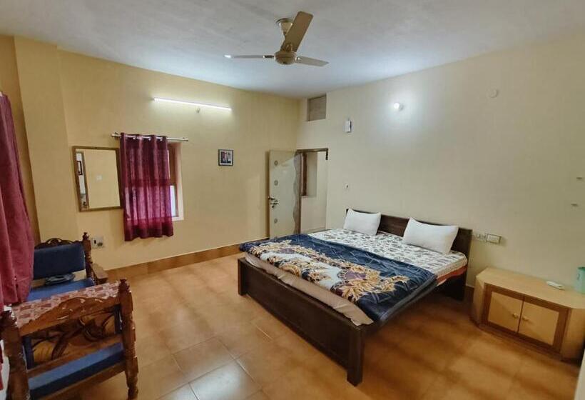 Номер Deluxe, Rajgarh