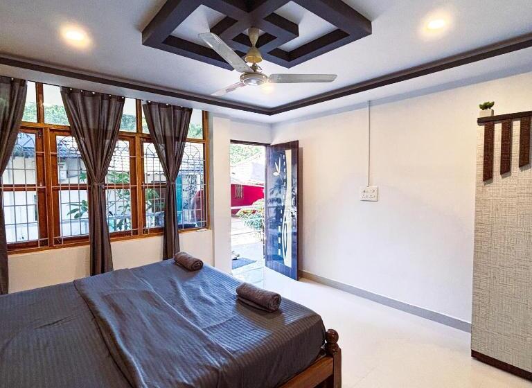标准间带阳台, Traverse Luxe Hostel Palolem